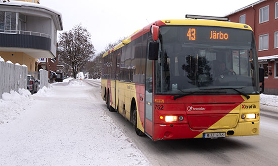 Lokalbuss skyltad med 43 Järbo